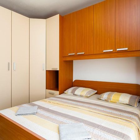 Holiday House Snjezana Крк Экстерьер фото